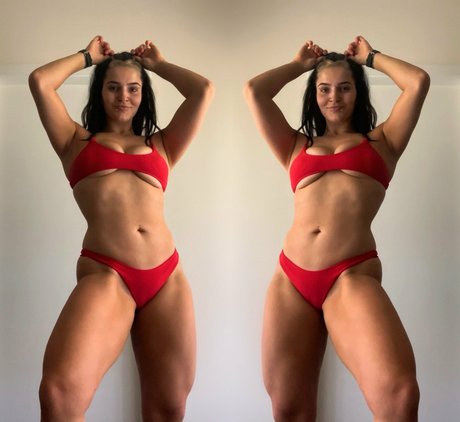 Steph De Lander beau modèle galerie