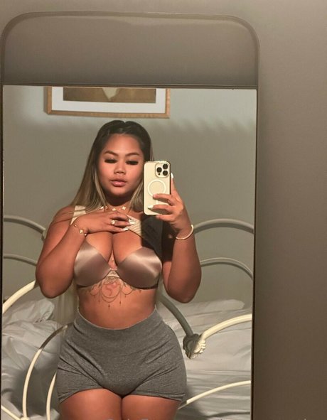 Tonti Thampitak modèle gratuit des photos