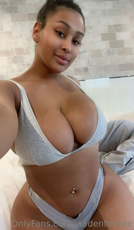 jaadenforfree star érotique image