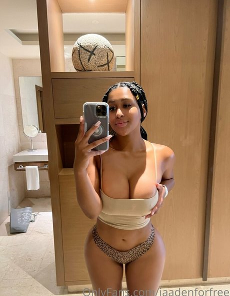 jaadenforfree modelo desnudos galería