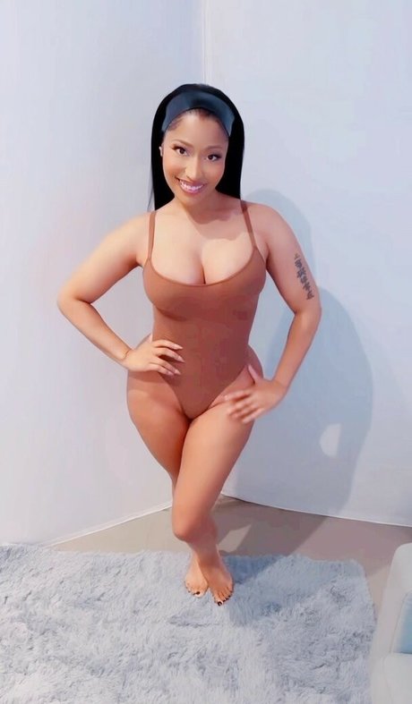 Nicki Minaj star du porno érotique photos