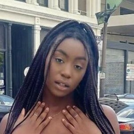 Majormommyissues star du porno chaude archive