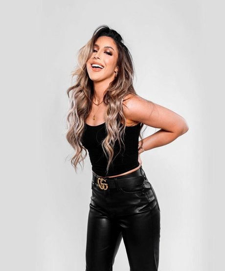 Dr Britt Baker linda estrella galerías