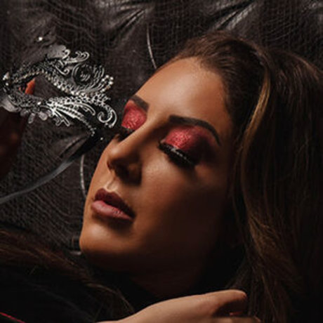 Dr Britt Baker actriz exclusiva imagen