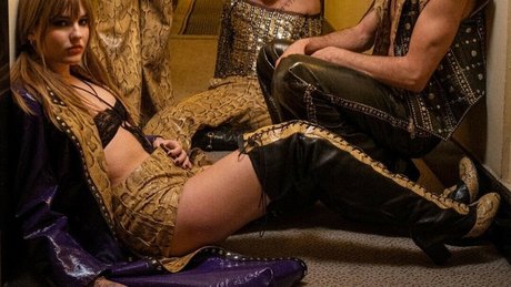 Victoria De Angelis art étoile archive