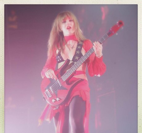 Victoria De Angelis Miniature