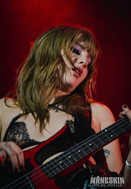 Victoria De Angelis star du porno sexy collection