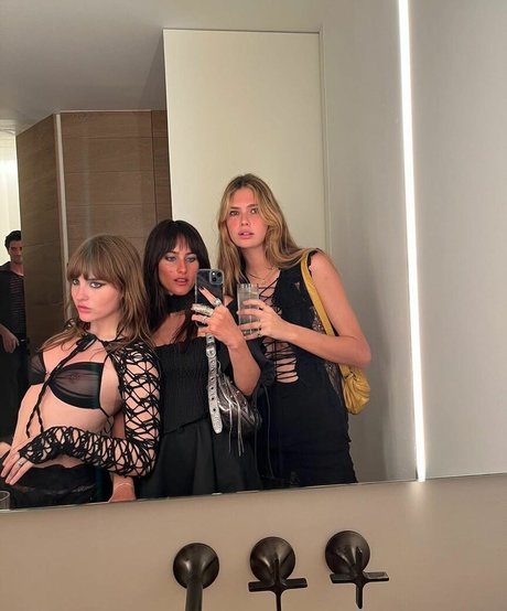 Victoria De Angelis desnudos estrella porno archivo