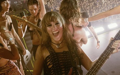 Victoria De Angelis meilleure actrice galeries