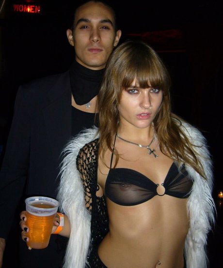 Victoria De Angelis actrice porno img