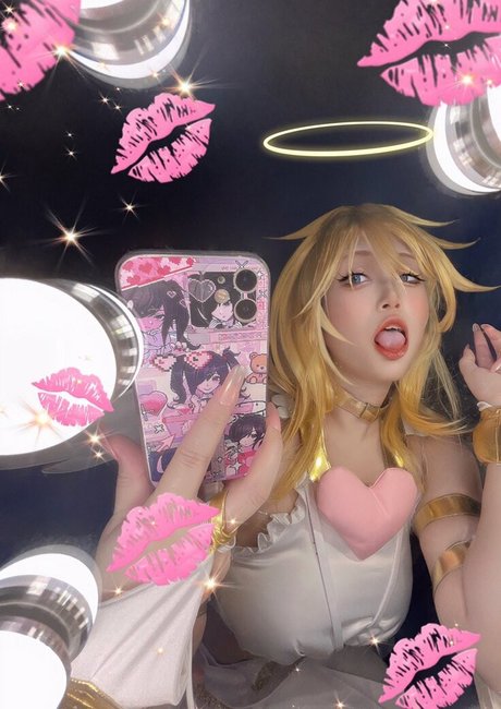 SuperBitchBecky modèle adulte archive