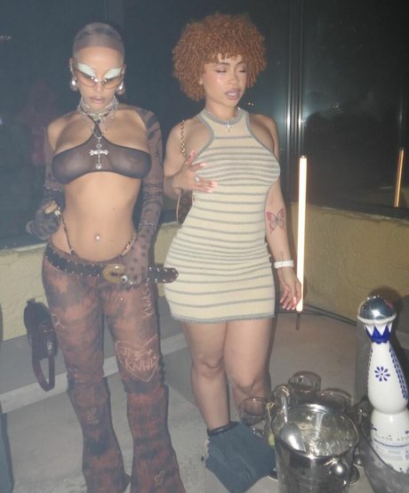 Doja Cat modelo perfecto foto