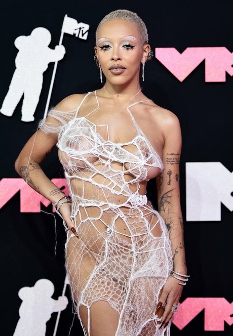 Doja Cat estrella porno en alta definición galerías