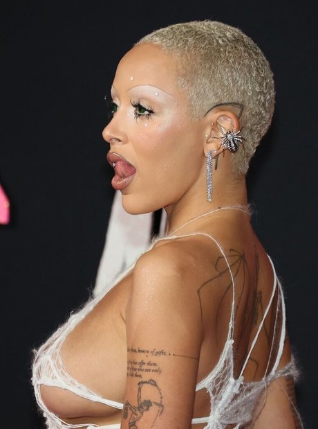 Doja Cat modelo de arte foto