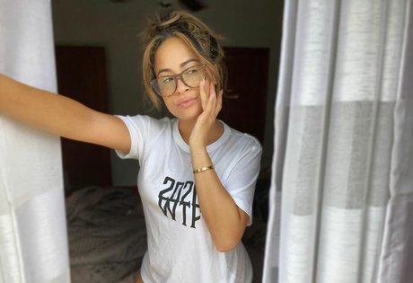 Kayla Braxton étoile magnifique galeries