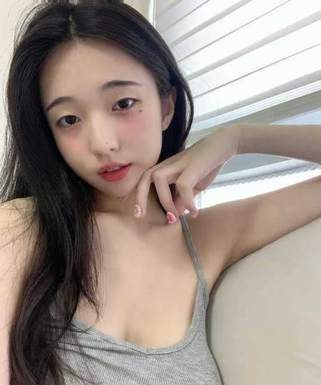 Lee Yeonwoo art model image