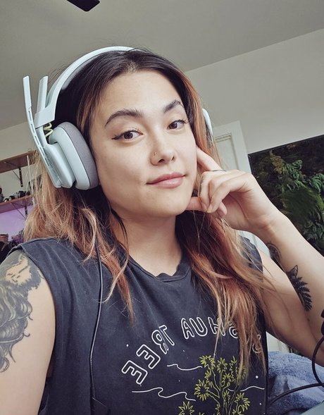 AvaGG modelo desnuda archivo