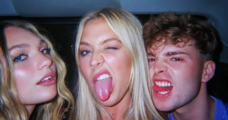 Maddie Ziegler modelo superior galería