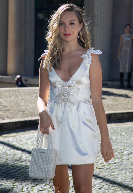 Maddie Ziegler estrella porno hd fotos