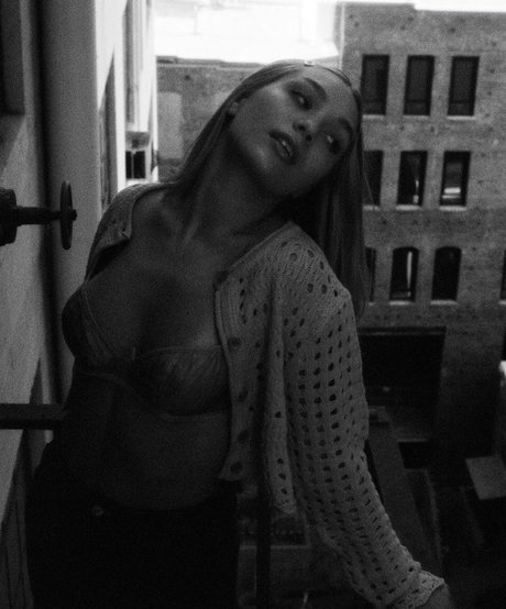 Maddie Ziegler pornstar art image