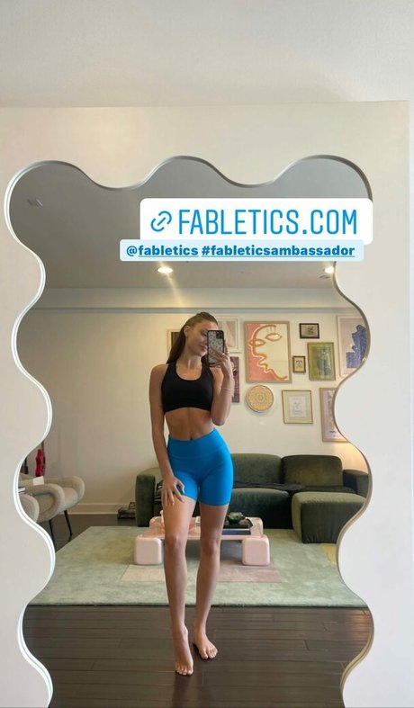 Maddie Ziegler nice star pics