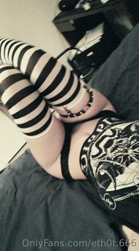 Eth0t 666 pornstar naked photos