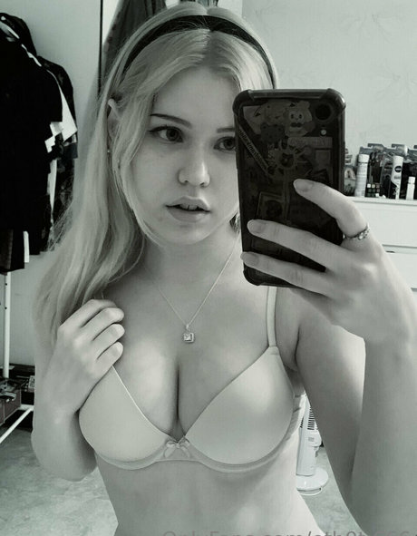 Eth0t 666 actrice de nus images