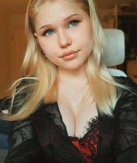 Eth0t 666 modelo pornografico galería