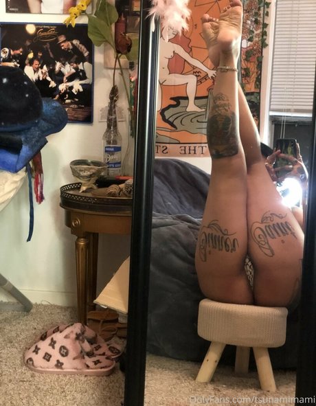 tsunamimami estrella libre galería