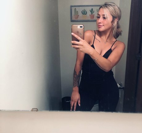 evehaddox13 modelo pornografico foto