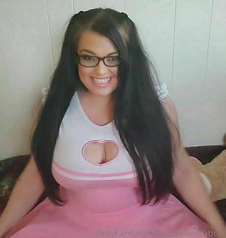 the laurajohnson hot model image