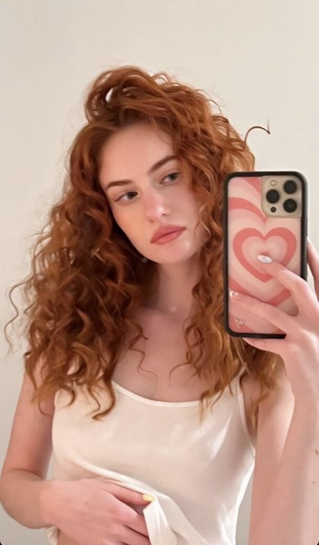 Kennedy Walsh pretty model photos