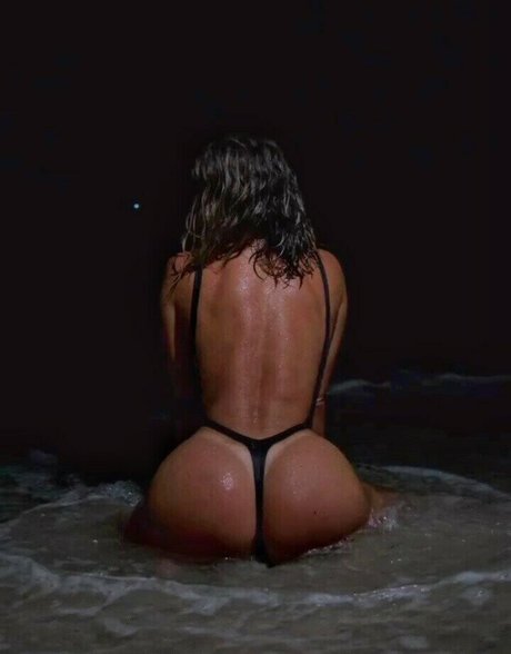 Casi Davis model pretty pictures