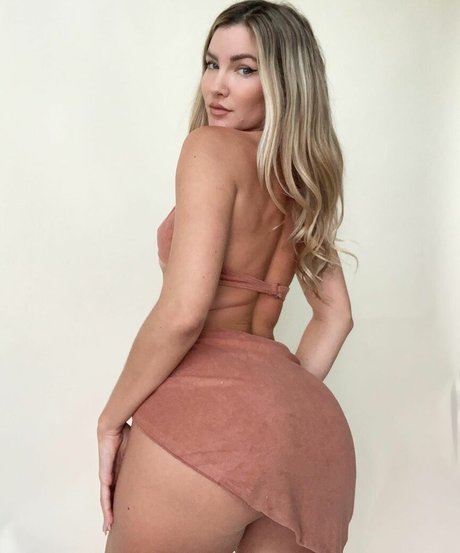 Casi Davis modelo hd archivo