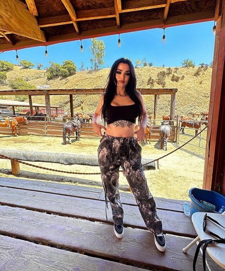 Saraya Bevis model beautiful picture