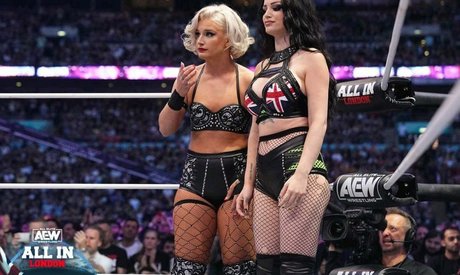 Saraya Bevis star du porno de haute qualité img