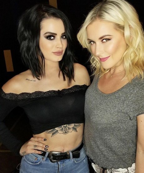 Saraya Bevis porn actress photo