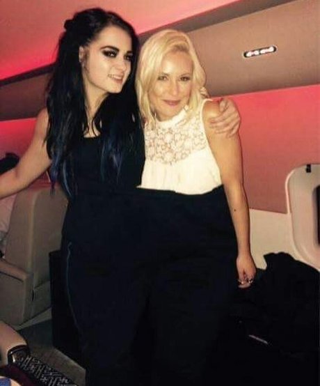 Saraya Bevis estrella porno de alta calidad imágenes