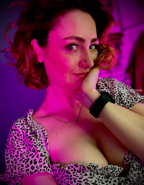 WhisperAudios ASMR modèle sexy photo