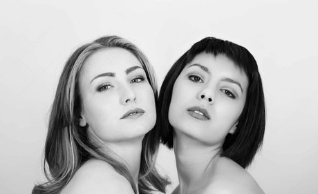 WhisperAudios ASMR modèle chaud photos