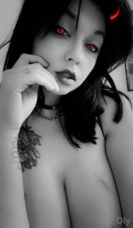 youcancallme oly haut modèle photo