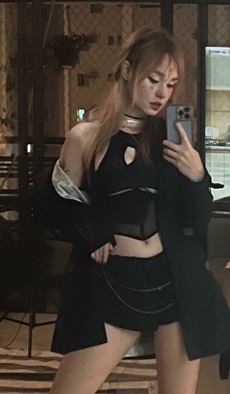 Flavia Sayuri modelo pornografico fotos