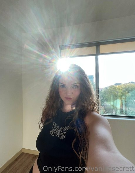 vanillasecrett erotic actress pic