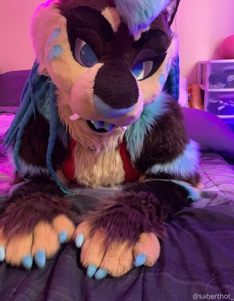 saberthot model picture