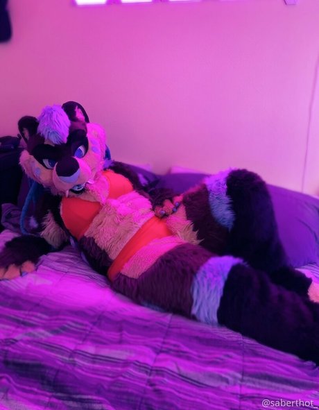 saberthot estrella caliente foto