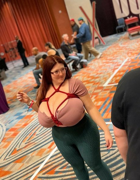 demoraavaricefree pornstar art pic