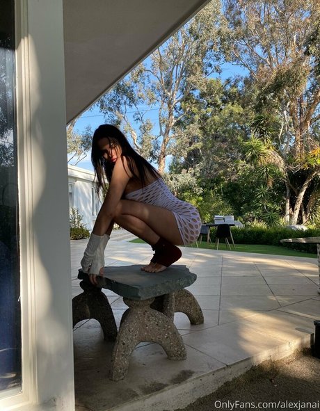 alexjanai actriz caliente galería