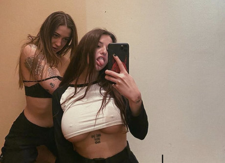 Rita Flores estrella porno atractiva archivo