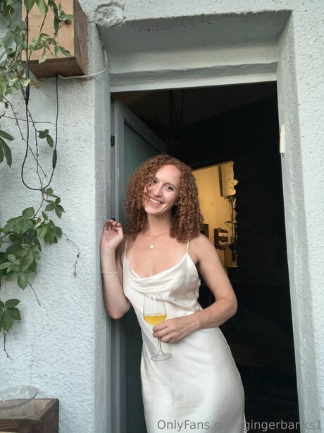 Gingerbanks1 modèle xxx des photos