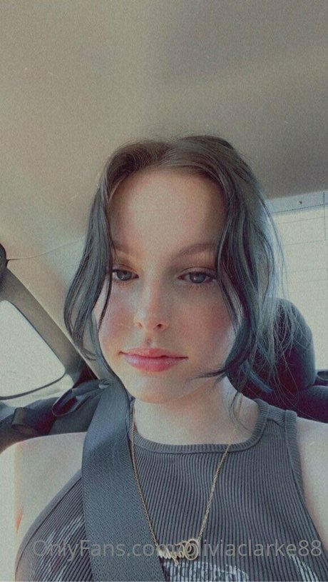 oliviaclarke88 modèle pornographique img